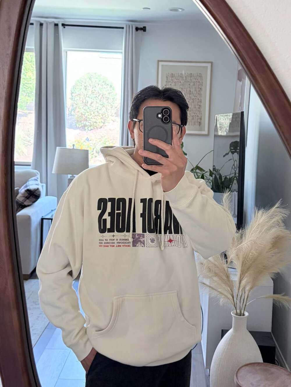 Independent Trading Company War Of Ages Hoodie Size L Cream